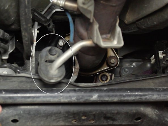 Remove the exhaust hanger from the catalytic converter pipe.