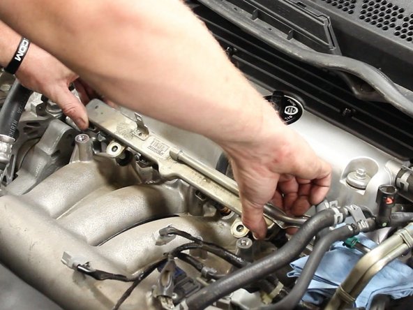 If you do not pull evenly, you could damage the injectors.