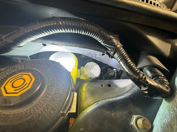 If your vehicle still has the OE clutch hardline, first remove hardline from CMC.