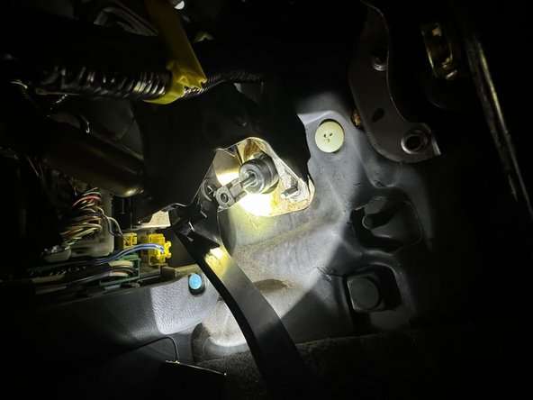 Before tightening CMC to Firewall, ensure that Clevis is straddling the pedal.