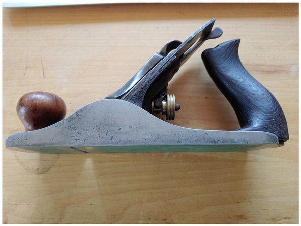 If you are going to buy used tools online don’t trust listings that have dark or hard to see photo’s, they are probably hiding something. If the photographer hasn’t disassembled the plane for the photo’s be leery.