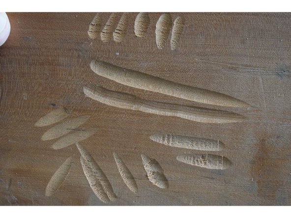 In the first picture you can see the results of a few cuts in different directions on a sample piece of wood. Look how the wood reacts to being cut.