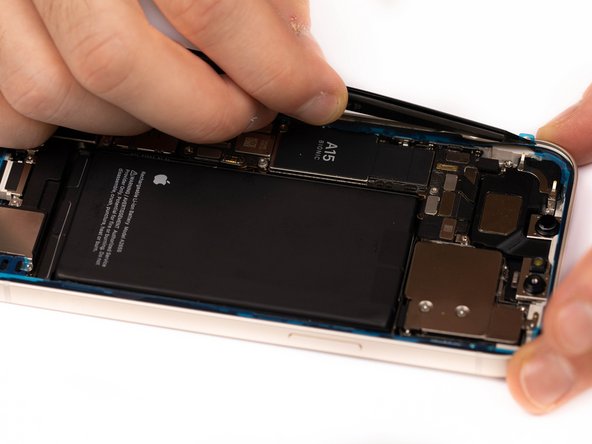 Peel away the thin protective strips that are stuck to the adhesive. Remove all the strips that are stuck to the parameters of the phone.