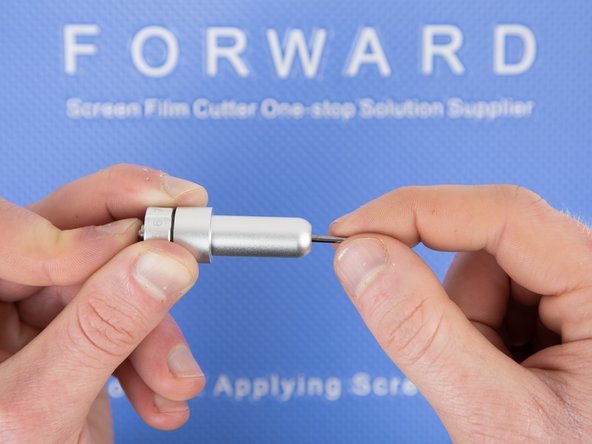 The blade is sharp so be careful when pulling it out.