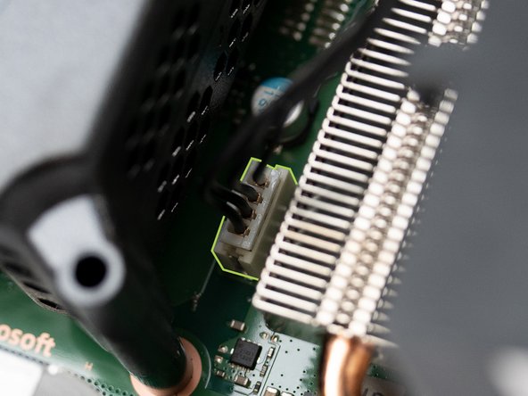 To disconnect the fan, pull the fan connector out from it's motherboard socket using your fingers.