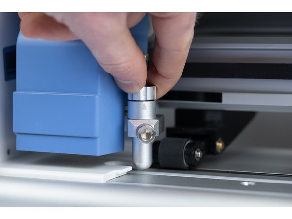 Twist the dial to your desired gear.