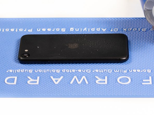 Using your Forward screen laminating cleaner and a cleaning cloth , clean the back of your phone.