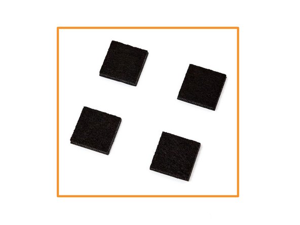 Prepare the 4 felt pads.