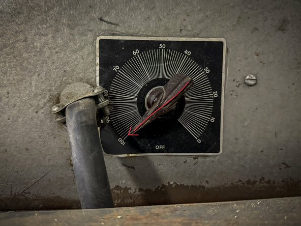 Make sure the temperature knob on the right side of the kiln is pointing to 100%. (IMPORTANT: If you’re using the kiln for Vitreous glass enameling, read Kiln Appendix 2 - Vitreous Glass Enamel first, before turning the kiln on.)