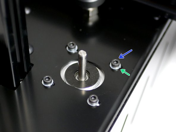 Fix a NEMA 17 Motor to the front of the base: