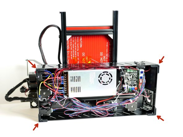 Fix onto the four corners the four rubber feet.