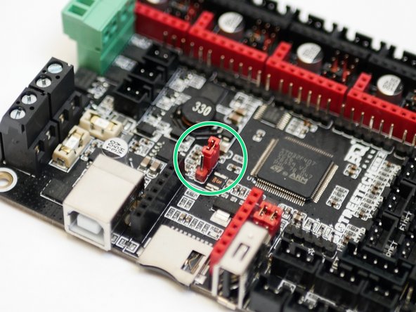 Check that the jumper is set to VDD.