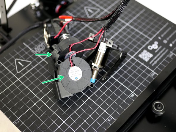 Remove the fans from the mount.