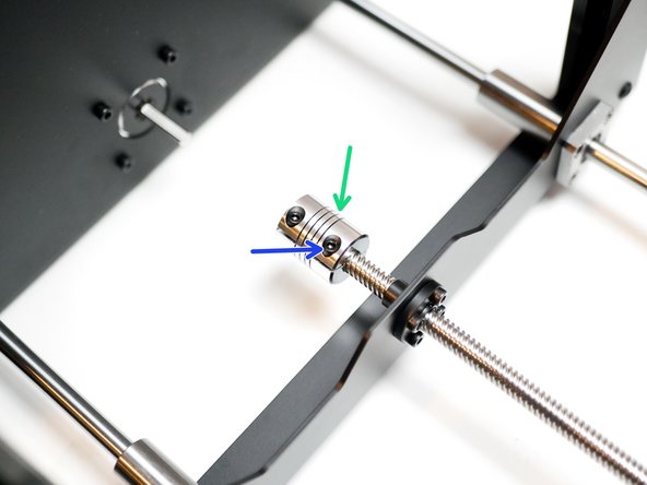 Take a coupling and push it all the way onto the leadscrew,