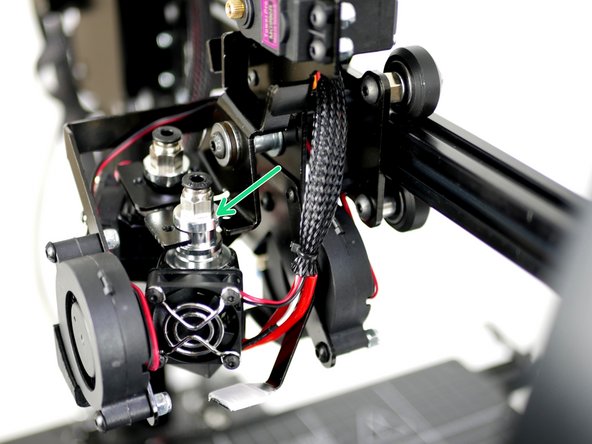 Place Hotend #2 (cables on the right) onto the right side of the DSE Hotend Mount.