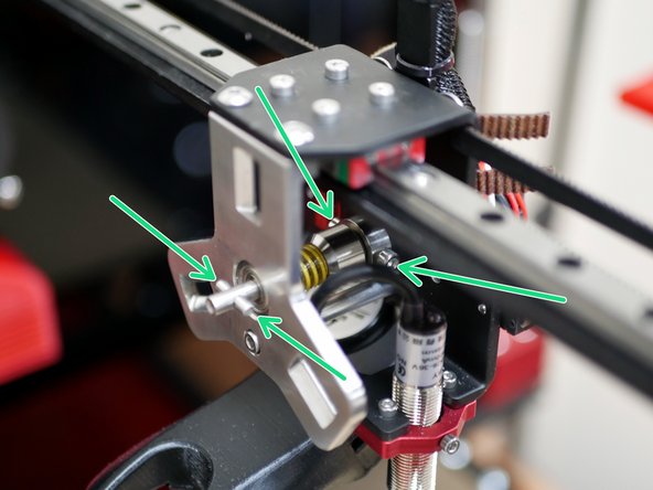 Before starting make sure that the bolts holding the drive shaft onto the servo are loose so that the servo shaft can move freely inside it.