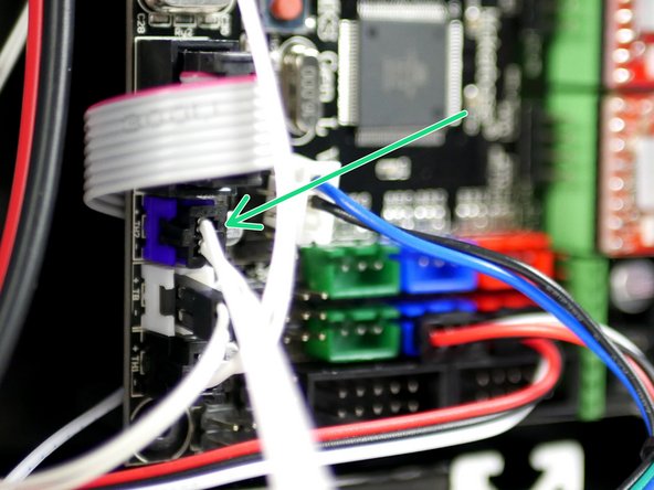 Connect the hotends thermistor to the electronics board (TH2).