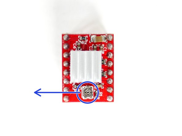 Make sure that the heatsink is not touching any of the pins. Orient the fins of the heatsink as shown.