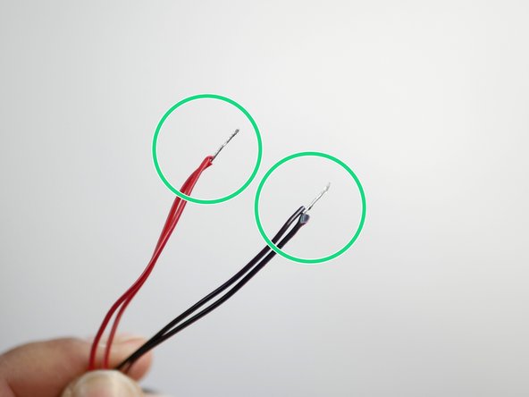 The two 30mm fans on the DSH heatsink are connected directly to the power supply.