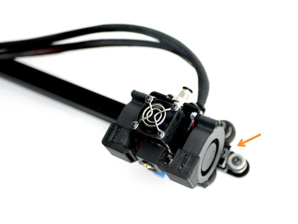 Push the tool carriage out up to the stopper.