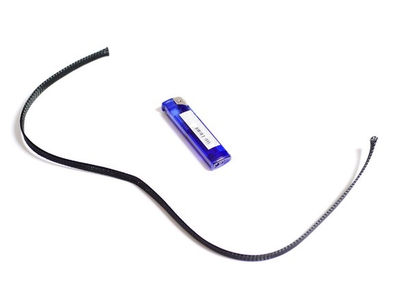 Cut 1 meter of braided cable sleeving.