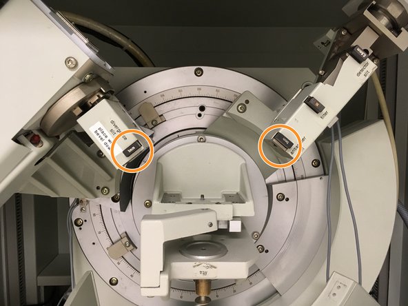 Add slits of equal size for the anti-scatter and divergence locations.