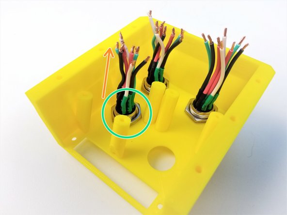 Notice that all 8 pins are soldered to the Plugs