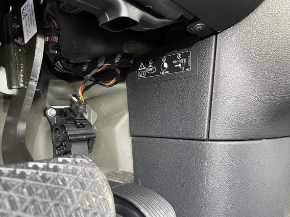 Ensure that cable locks into place on post. You should feel the tab lock into place. Once connected, you should not be able to remove cable from post without pressing red tab downward