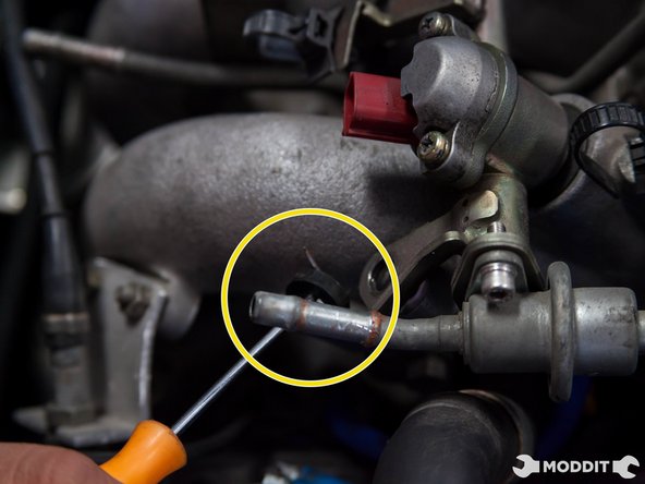 Pull gently but sternly on the rail and the injectors will come right out.