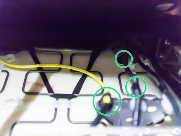 The connector can now be removed from the support bracket.