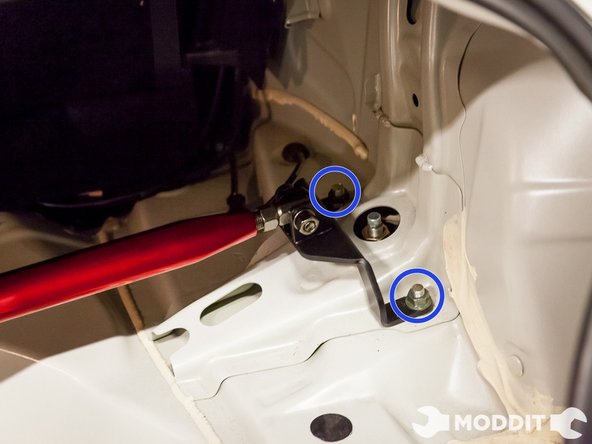 In these images we hand tightened down the bolts in order to allow us to adjust the center of the bar better.