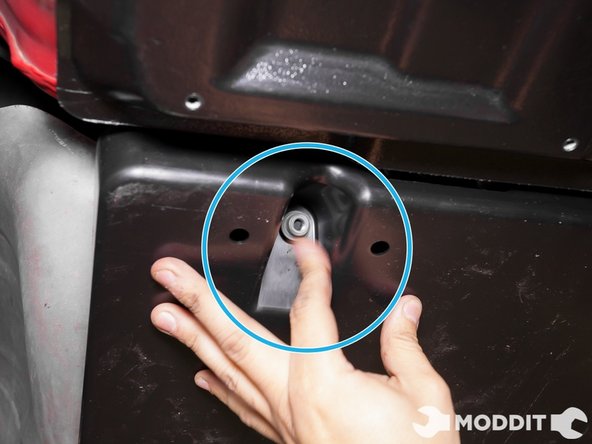 Secure a few more bolts on the new left/fuel tank under tray to get it to hold up.