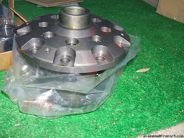 We will now start to work on the new differential!