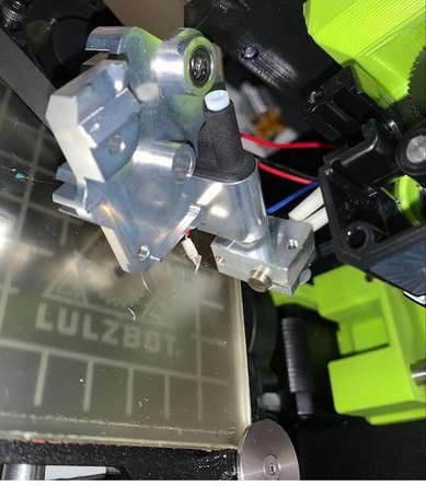 Allow to the extruder cool before re-assembling.