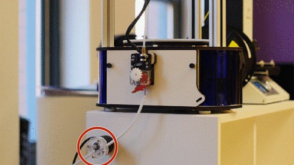 Positioning your Scroll Wheel is relatively straightforward for Bowden printers.  Secure the Scroll Wheel in a position that allows the small Teflon tube to feed filament into your printer. Leave about 1-2 cm of space between the tube and your filament loading area.