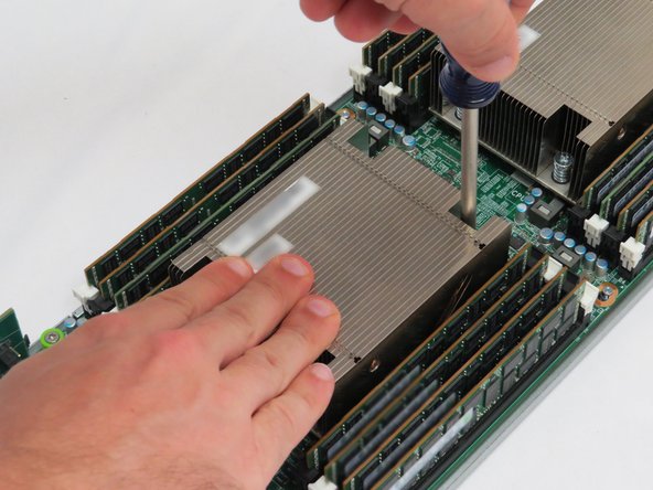 Loosen screws in a diagonal order.