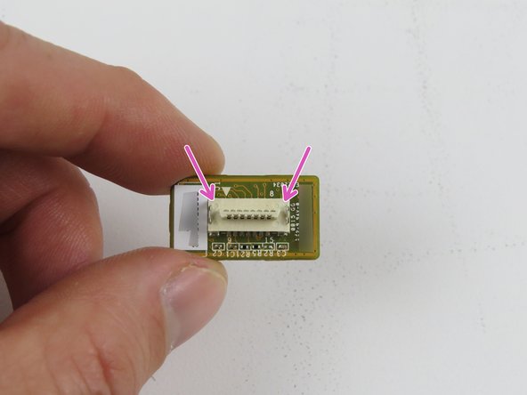 The TPM module and socket are keyed. Ensure that both are aligned prior to installation.