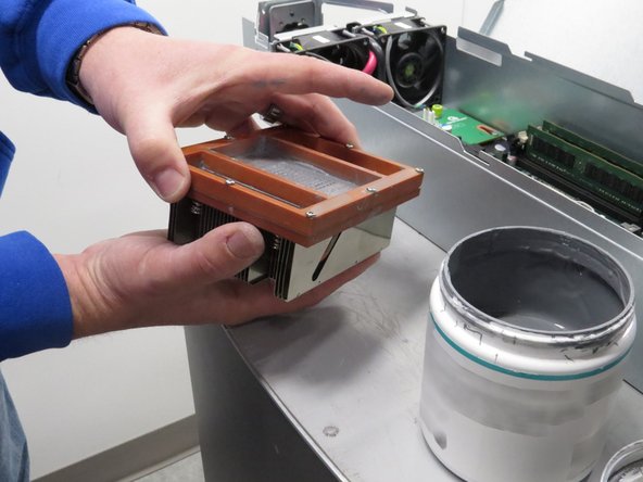 Lift the stencil off of the heatsink.