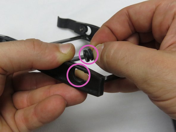 Make sure the rubber grommets remain in the drive caddy.