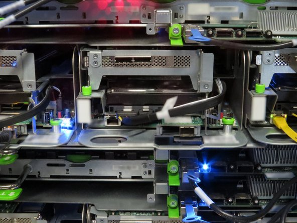 Do not use the chassis handle as it could pinch your hand.