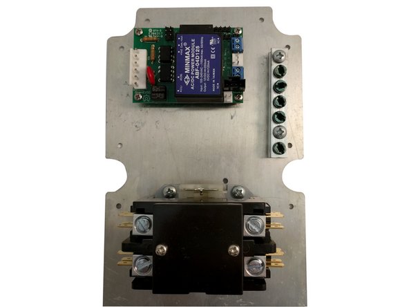 Mount hex standoffs to the top side of the plate with 6 mm screws.