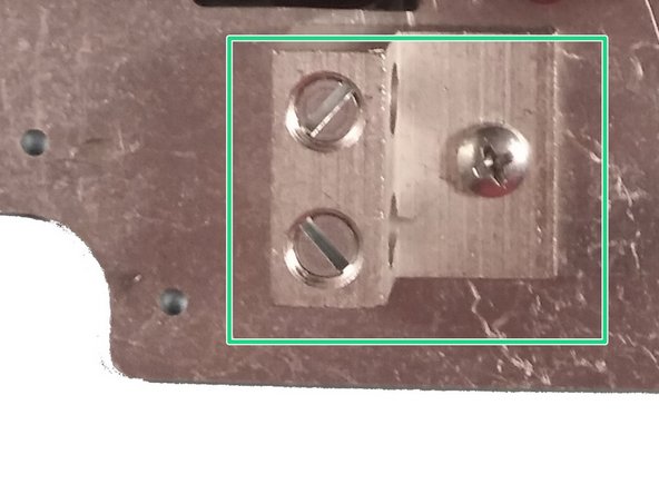 Mount the FOUR 4.5 Hex x 10mm standoffs to the top side of the plate with FOUR M2.5 x 6 mm screws.