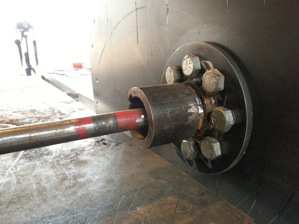 Use shaft to align both hubs prior to tightening hubs to plate.