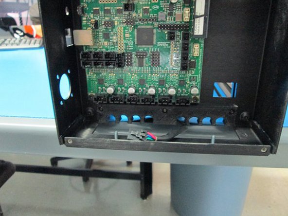 PLUG IN Z LEFT MOTOR