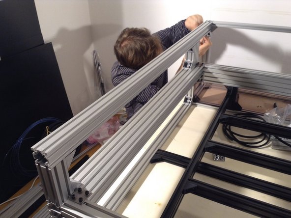 Mount the side 4040 extrusions.