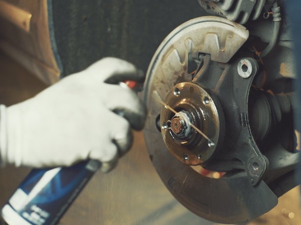 Nettoyer le moyeu de la même façon