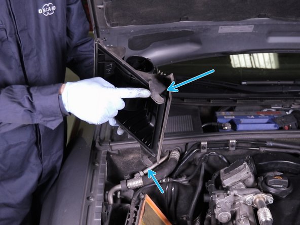 Faire attention aux deux attaches