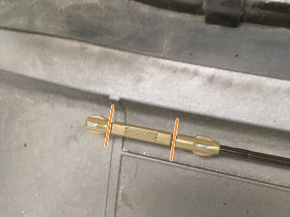 Démarrer le moteur quelque seconde pour remplir le filtre à huile