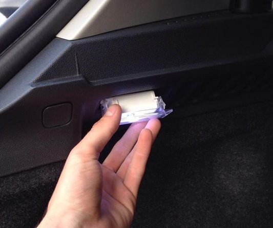 Puis reclipser le module dans la partie situé dans le coffre.