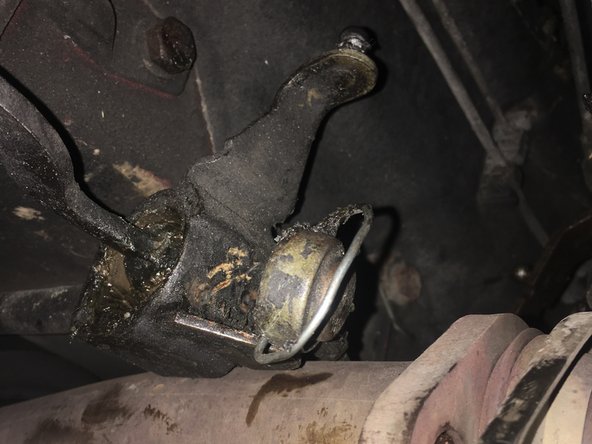 Faire levier pour déposer la biellette